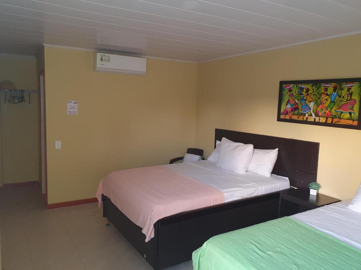 Victoria'S Gennie Bay Village Hostal San Andrés Exterior foto